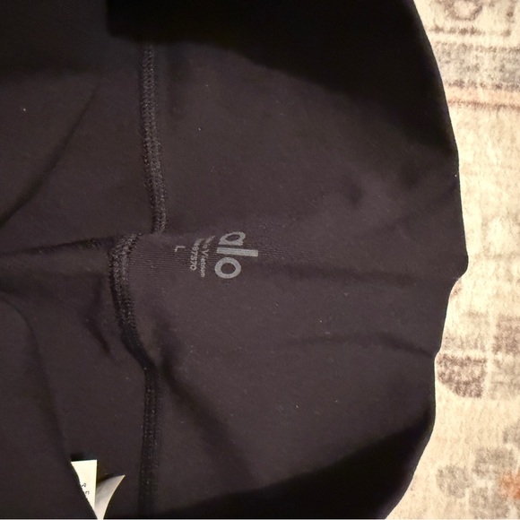 ALO Yoga Black High-Waist Biker Shorts NWOT Large - Picture 2 of 3